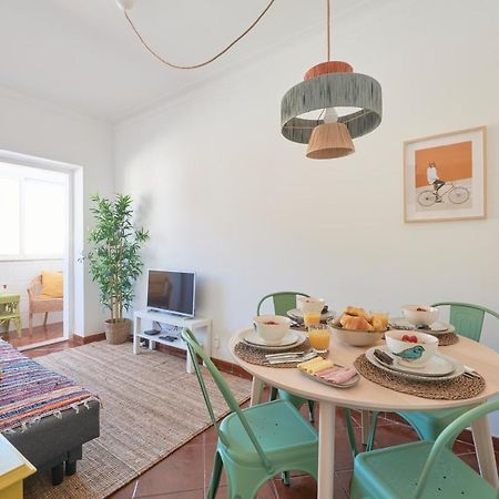 Central & Sunny 2Br Apt Near Beach, By Timecooler Setúbal Eksteriør bilde