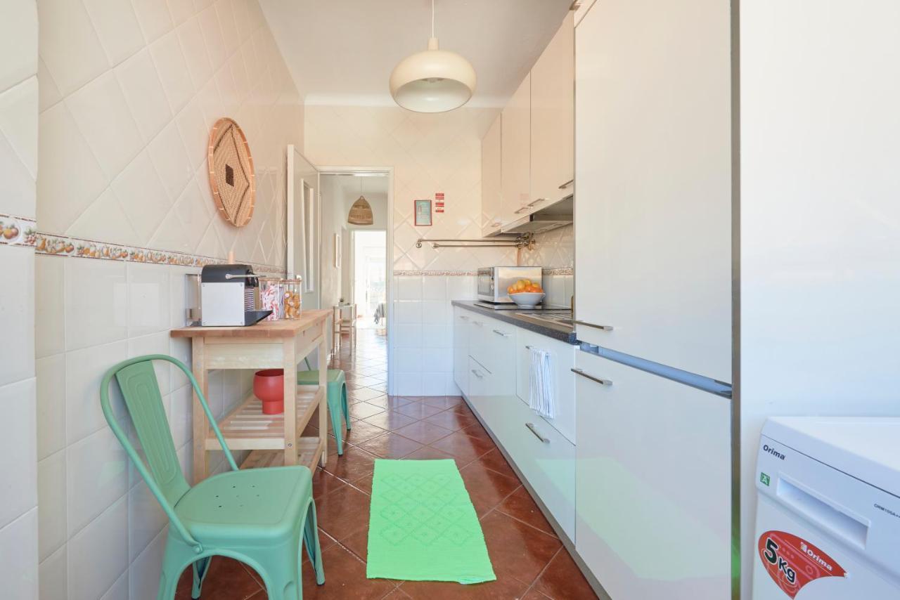 Central & Sunny 2Br Apt Near Beach, By Timecooler Setúbal Eksteriør bilde