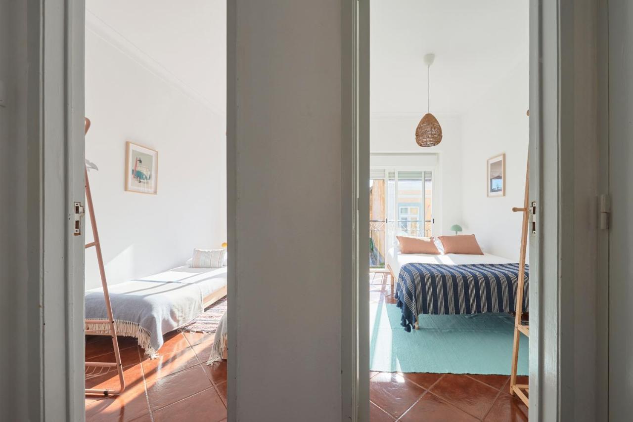 Central & Sunny 2Br Apt Near Beach, By Timecooler Setúbal Eksteriør bilde