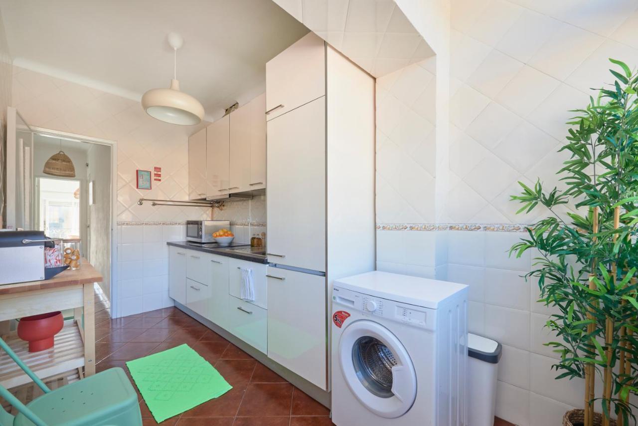 Central & Sunny 2Br Apt Near Beach, By Timecooler Setúbal Eksteriør bilde